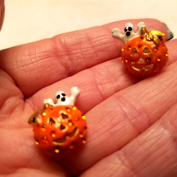 Kirk's Folly Happy Jack Pumpkin Earrings - Picture 7 of 9